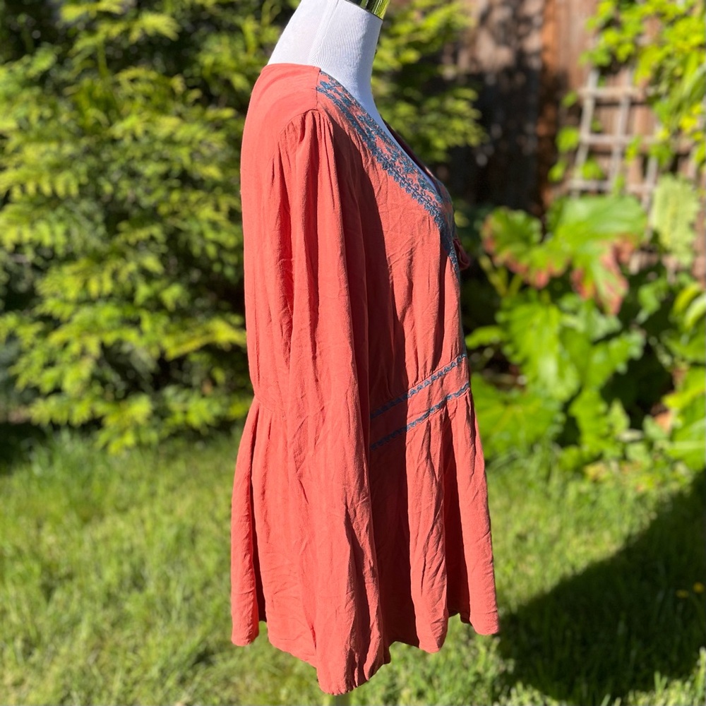 TORRID Babydoll Rayon Crepe Embroidered Lace-Up Top Sz 0 Large Airy Boho Comfy - Picture 5 of 11